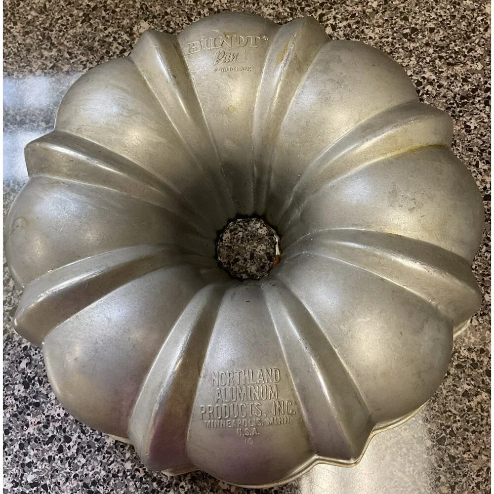 Vintage Heavy Duty Bundt Cake Pan Northland Aluminum Products USA Baking Cooking